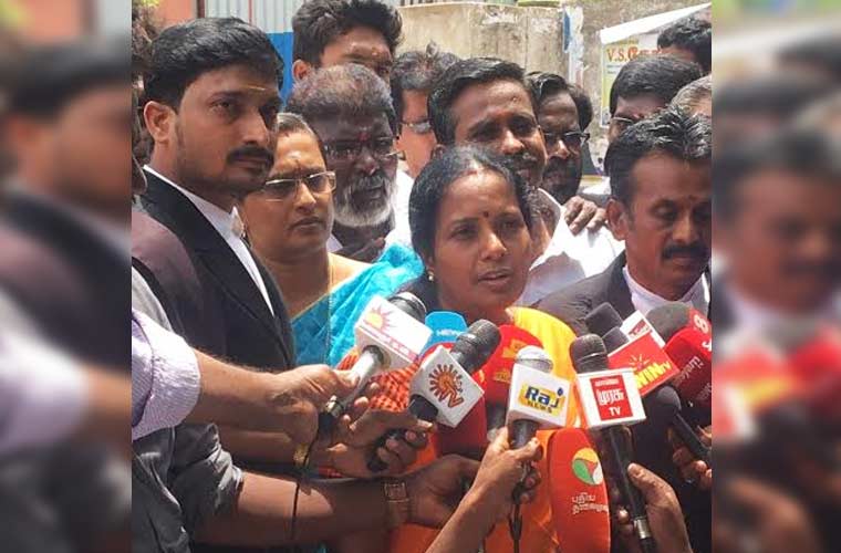 Vanathi Srinivasan files defamation against former BJP members | Covaipost