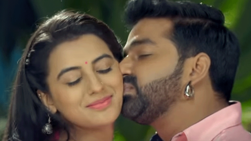 Pawan Singh and Akshara Singh's chemistry in this song will make you feel  the magic of love – Watch | Covaipost